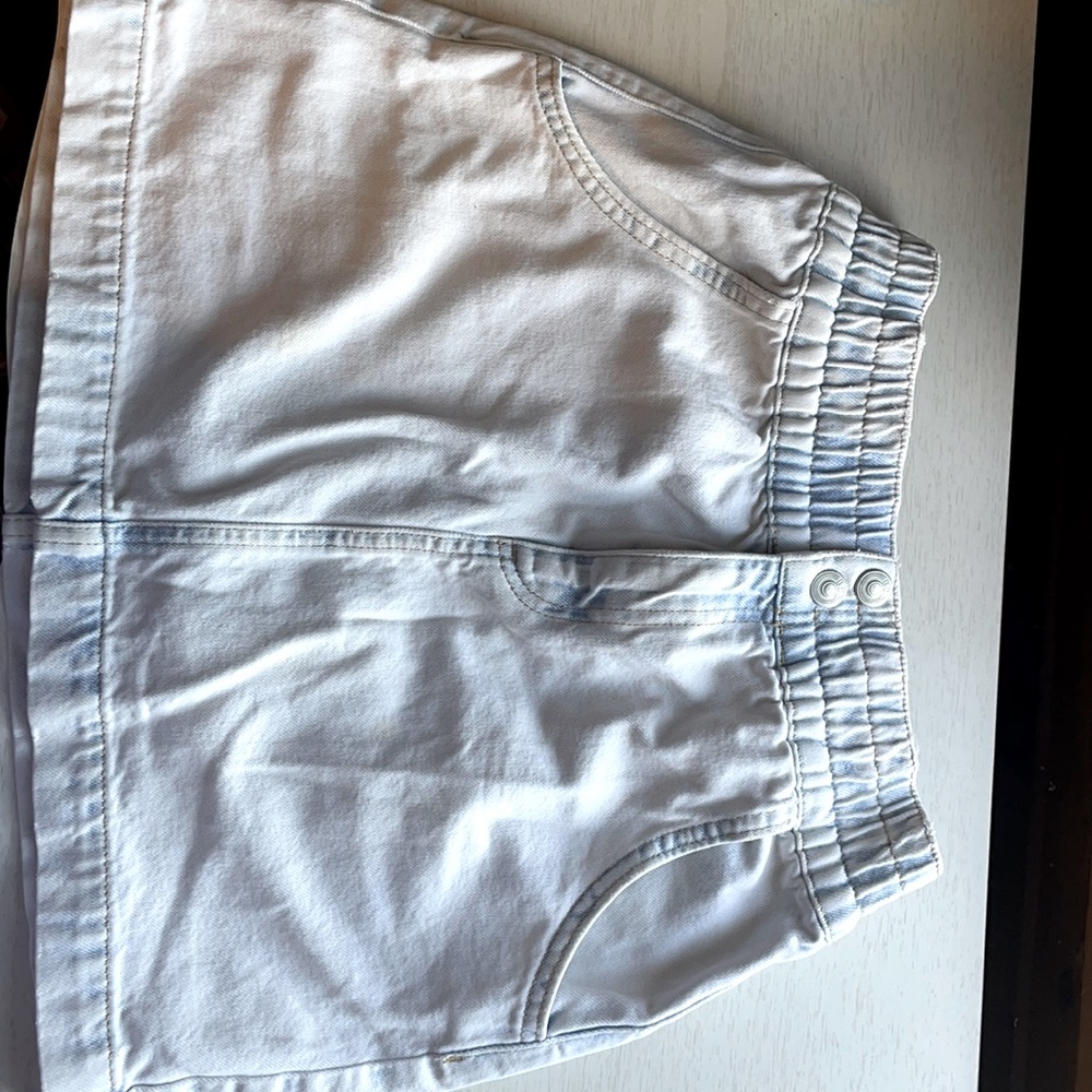 Adorable BDG mini skirt